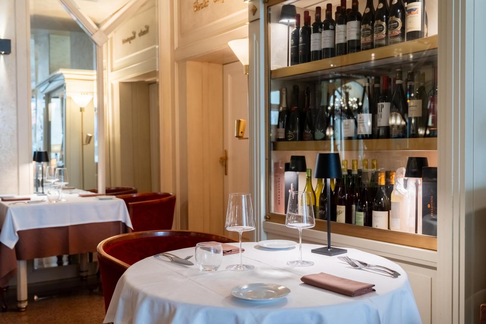 Hotel Vittoria Брешія Екстер'єр фото